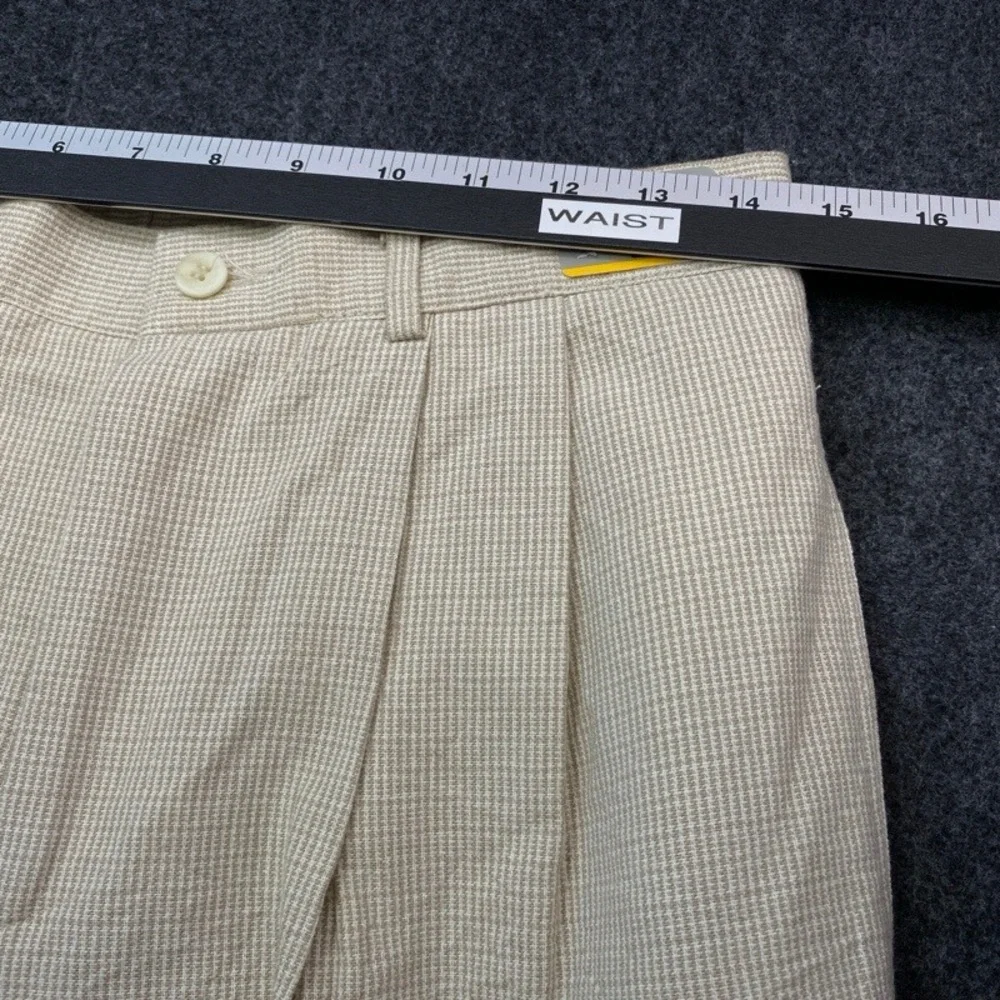 NWT VTG Claiborne Dress Pants Men 30R Beige Micro Check Pleated Cuffed Cotton